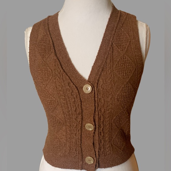 Jolie & Joy Brown Button Sweater Vest - Picture 4 of 11